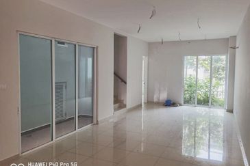 Charming Essex, Setia Eco Templer