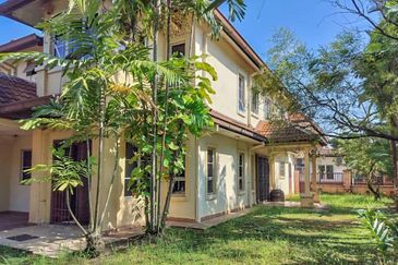 Bukit Jelutong Inter Corner / Endlot Two Storey Terrace, Shah Alam 