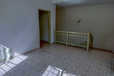 Bukit Jelutong Inter Corner / Endlot Two Storey Terrace, Shah Alam 