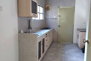 Bukit Jelutong Inter Corner / Endlot Two Storey Terrace, Shah Alam 