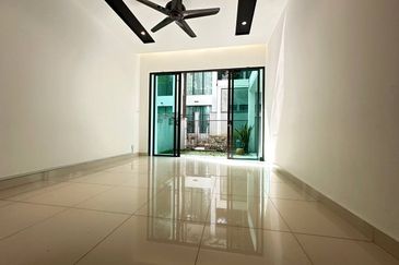 Duta Villa, Setia Alam