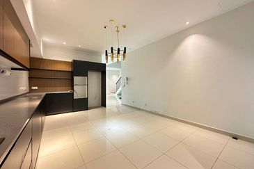 Duta Villa, Setia Alam