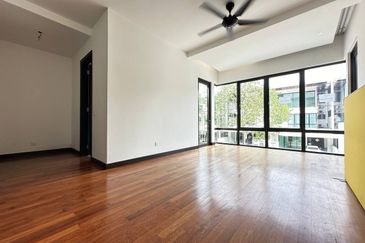 Duta Villa, Setia Alam