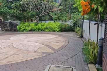 Bukit Tunku Kenny Hills, Double storey strata Bungalow 