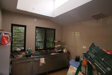 Bukit Tunku Kenny Hills, Double storey strata Bungalow 