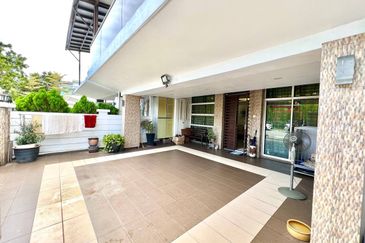 Cyprus USJ Heights, FACING LAKE 2.5 Storey Terrace (24x80) Fully Renovated Subang Jaya