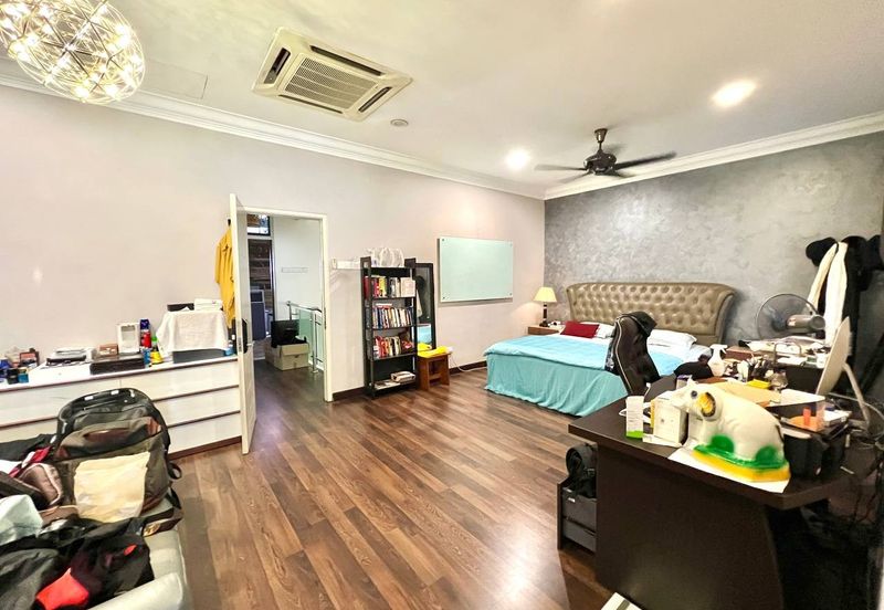 Cyprus USJ Heights, FACING LAKE 2.5 Storey Terrace (24x80) Fully Renovated Subang Jaya