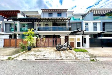 Cyprus USJ Heights, FACING LAKE 2.5 Storey Terrace (24x80) Fully Renovated Subang Jaya