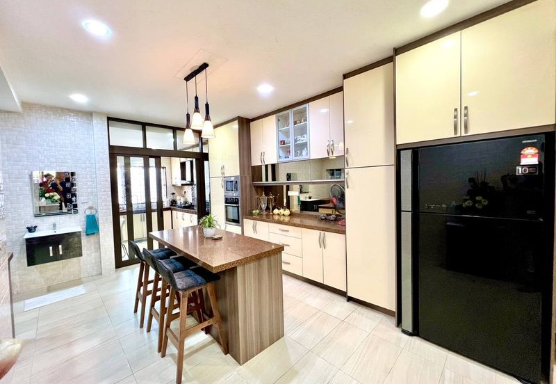 Cyprus USJ Heights, FACING LAKE 2.5 Storey Terrace (24x80) Fully Renovated Subang Jaya