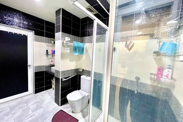 Cyprus USJ Heights, FACING LAKE 2.5 Storey Terrace (24x80) Fully Renovated Subang Jaya