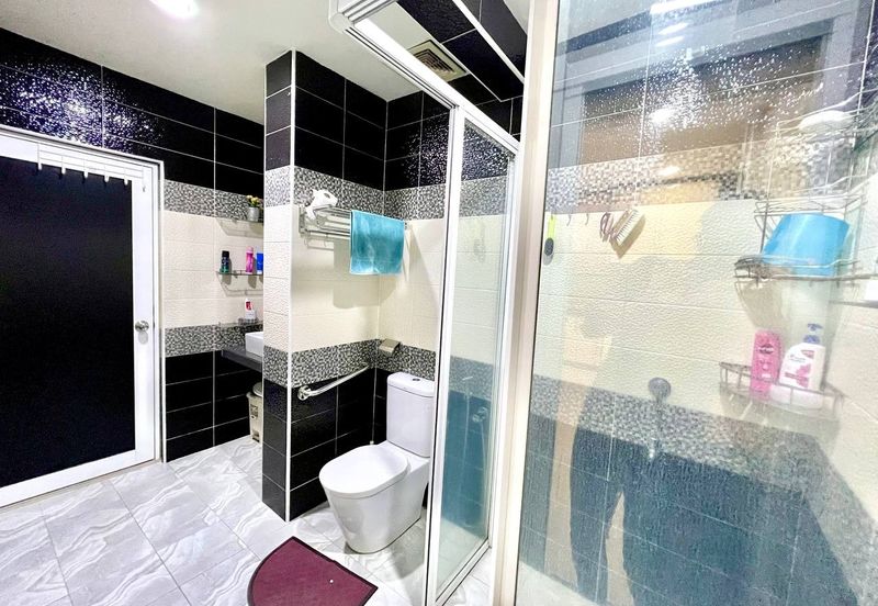 Cyprus USJ Heights, FACING LAKE 2.5 Storey Terrace (24x80) Fully Renovated Subang Jaya