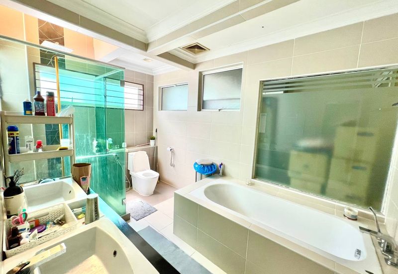 Cyprus USJ Heights, FACING LAKE 2.5 Storey Terrace (24x80) Fully Renovated Subang Jaya