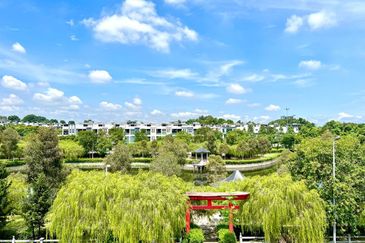 Cyprus USJ Heights, FACING LAKE 2.5 Storey Terrace (24x80) Fully Renovated Subang Jaya