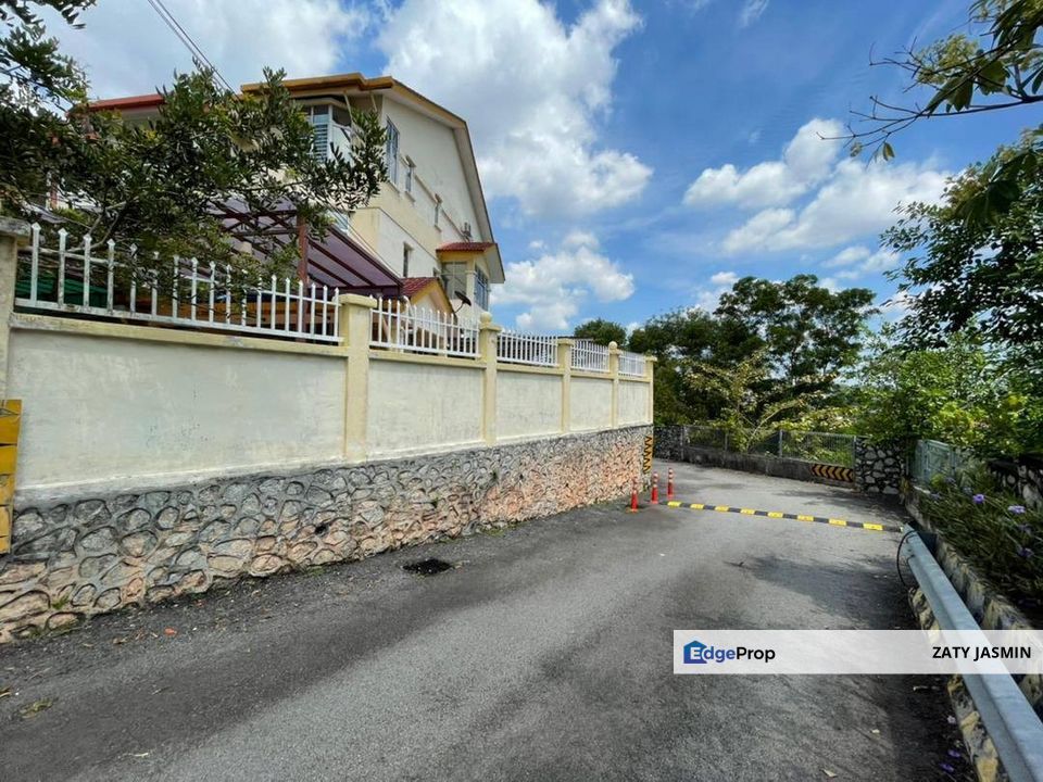 Near MRT Taman Suntex CORNER LOT 3 Storey Taman Sungai Sering, Batu 9 Cheras, Selangor, Cheras