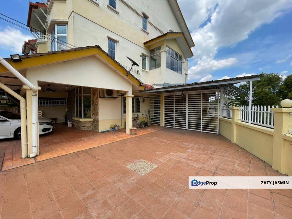 Near MRT Taman Suntex CORNER LOT 3 Storey Taman Sungai Sering, Batu 9 Cheras, Selangor, Cheras