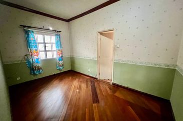 Bukit Jelutong CORNER LOT Bungalow Two Storey Jalan Bidai 