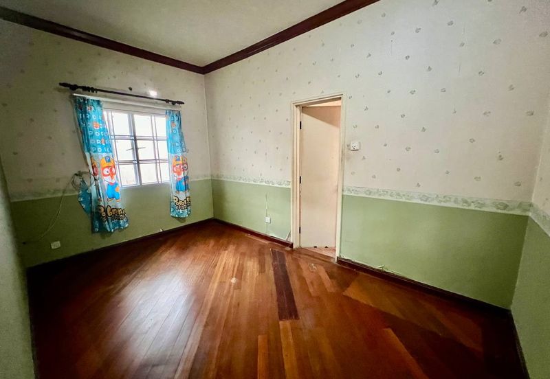 Bukit Jelutong CORNER LOT Bungalow Two Storey Jalan Bidai 