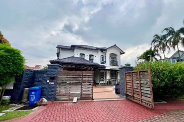 Bukit Jelutong CORNER LOT Bungalow Two Storey Jalan Bidai 