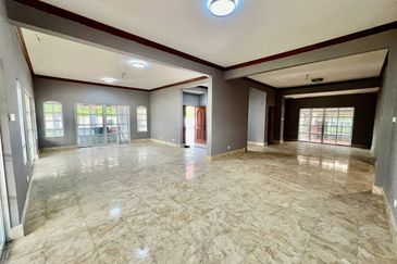 Bukit Jelutong CORNER LOT Bungalow Two Storey Jalan Bidai 