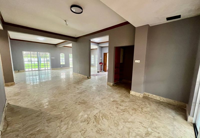 Bukit Jelutong CORNER LOT Bungalow Two Storey Jalan Bidai 