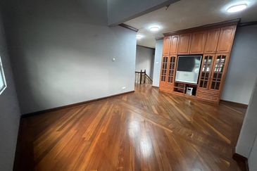 Bukit Jelutong CORNER LOT Bungalow Two Storey Jalan Bidai 