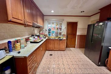 Bukit Jelutong CORNER LOT Bungalow Two Storey Jalan Bidai 