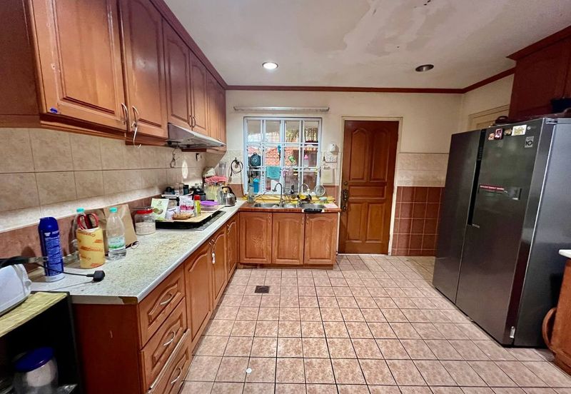 Bukit Jelutong CORNER LOT Bungalow Two Storey Jalan Bidai 