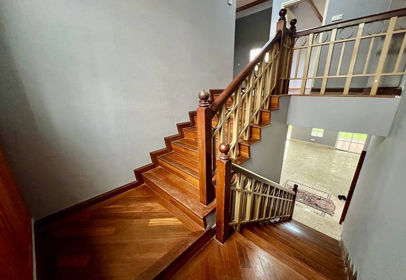 Bukit Jelutong CORNER LOT Bungalow Two Storey Jalan Bidai 