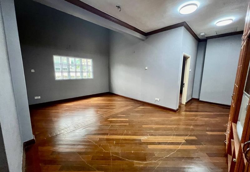 Bukit Jelutong CORNER LOT Bungalow Two Storey Jalan Bidai 