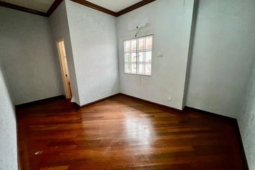 Bukit Jelutong CORNER LOT Bungalow Two Storey Jalan Bidai 