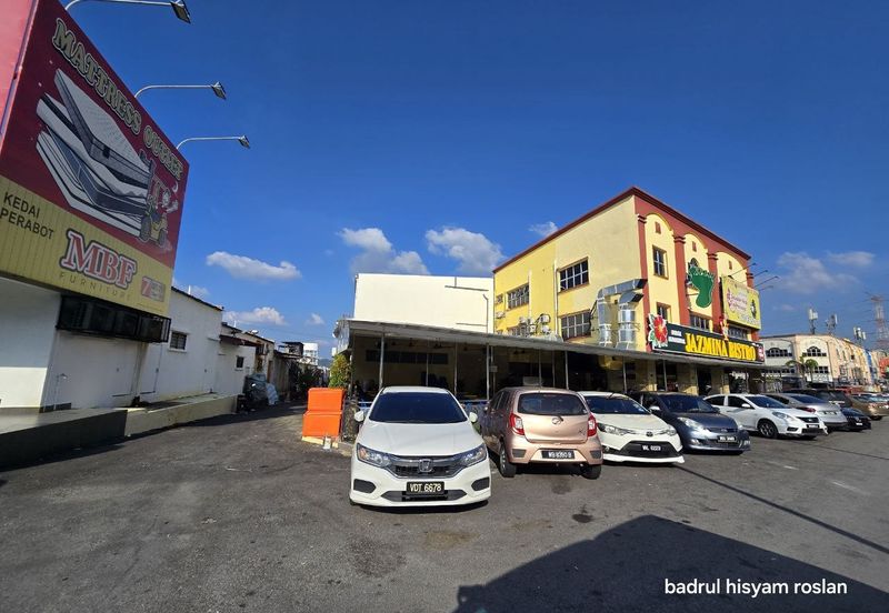 Pusat Perdagangan Seri Kembangan