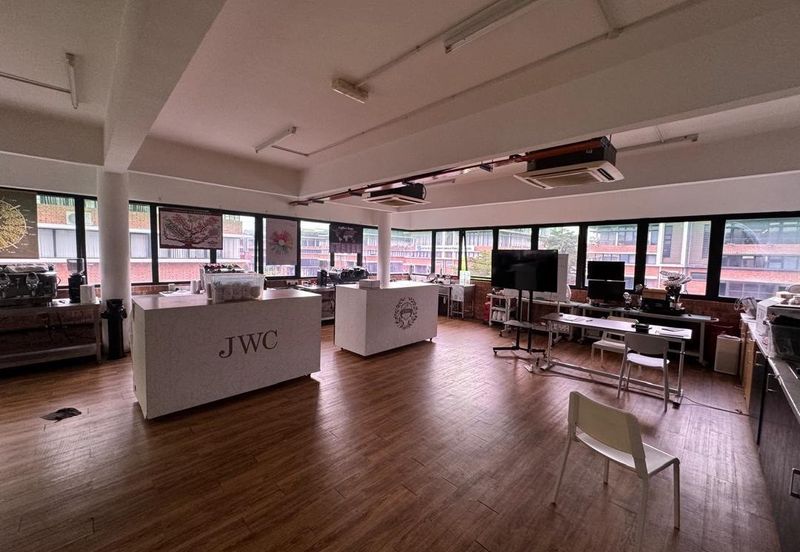 i32 Puchong Industrial Park