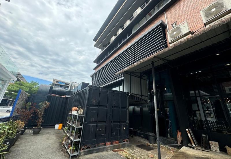 i32 Puchong Industrial Park