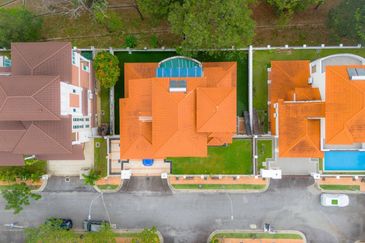 Kiara Peak (Puncak Kiara)