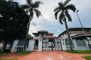 FACING OPEN Renovated Well Kept Two Storey Bungalow with Huge Land Area, Ara Damansara