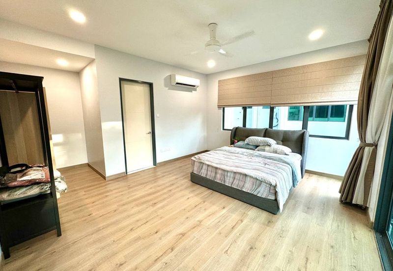 3 Storey Link Villa CORNER LOT Landed Puchong South Selangor FOR SALE