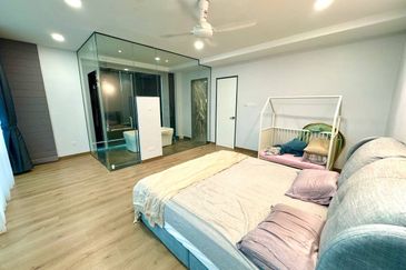 3 Storey Link Villa CORNER LOT Landed Puchong South Selangor FOR SALE