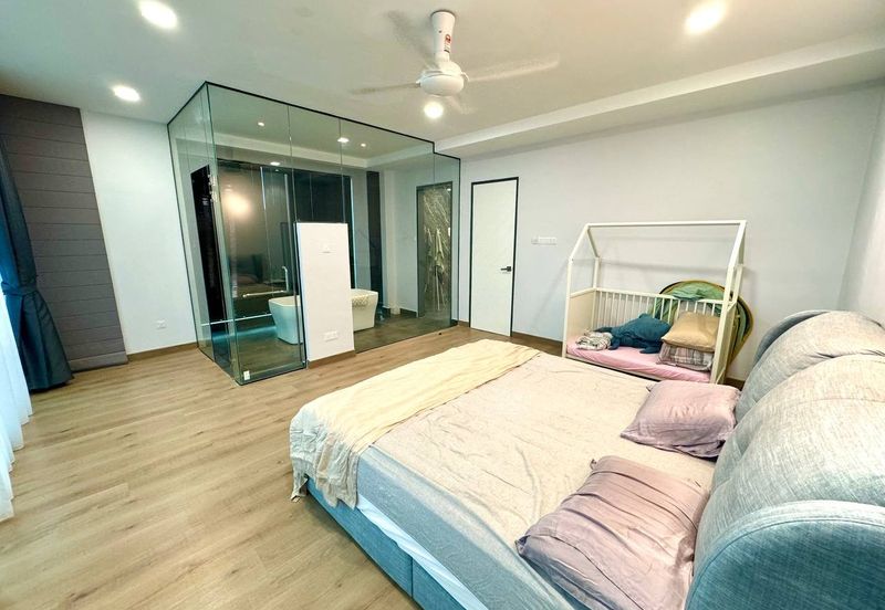 3 Storey Link Villa CORNER LOT Landed Puchong South Selangor FOR SALE