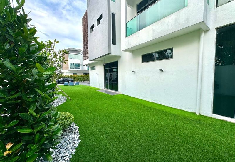 3 Storey Link Villa CORNER LOT Landed Puchong South Selangor FOR SALE