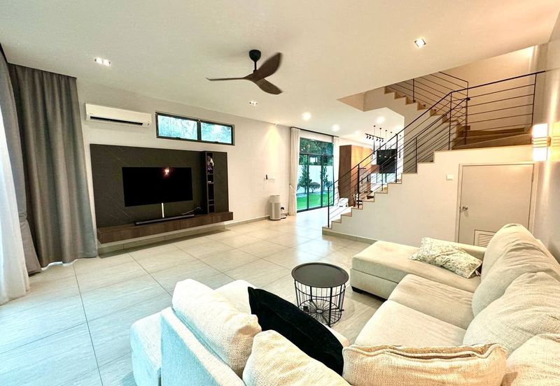 3 Storey Link Villa CORNER LOT Landed Puchong South Selangor FOR SALE