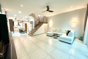 3 Storey Link Villa CORNER LOT Landed Puchong South Selangor FOR SALE