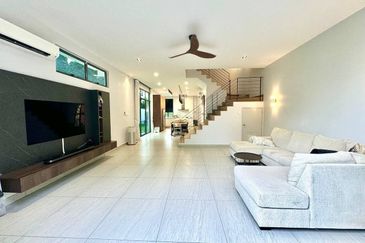 3 Storey Link Villa CORNER LOT Landed Puchong South Selangor FOR SALE