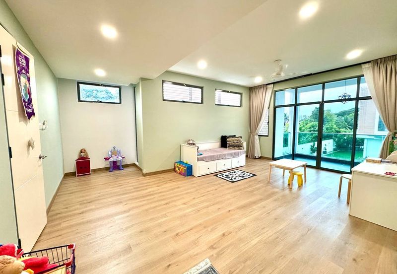 3 Storey Link Villa CORNER LOT Landed Puchong South Selangor FOR SALE