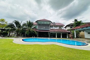 KGSAAS Golf Club, Seksyen 13