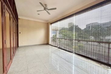16 U-Thant Condominium Two Storey Duplex Taman U-Thant FOR RENT !
