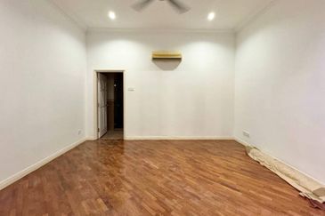 16 U-Thant Condominium Two Storey Duplex Taman U-Thant FOR RENT !