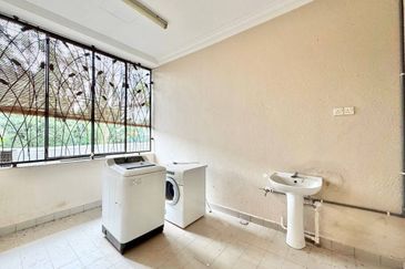 16 U-Thant Condominium Two Storey Duplex Taman U-Thant FOR RENT !