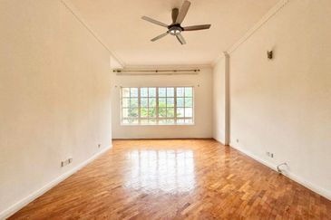 16 U-Thant Condominium Two Storey Duplex Taman U-Thant FOR RENT !