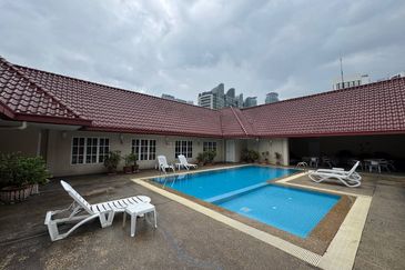 16 U-Thant Condominium Two Storey Duplex Taman U-Thant FOR RENT !