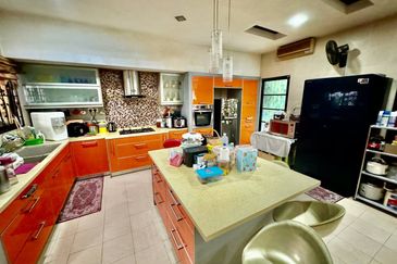 Near Playground! CORNER LOT 2 Storey Superlink Jalan Jeriji Bukit Jelutong 